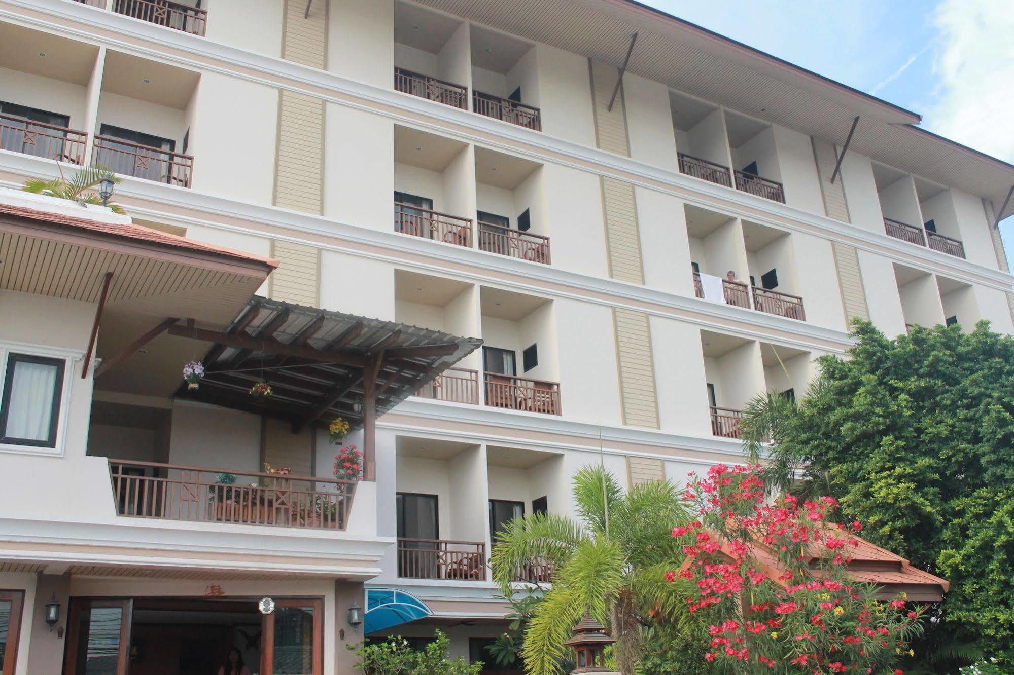 Narawan Hotel, HHQ Exterior foto