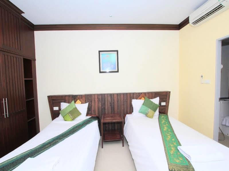 Narawan Hotel, HHQ Exterior foto