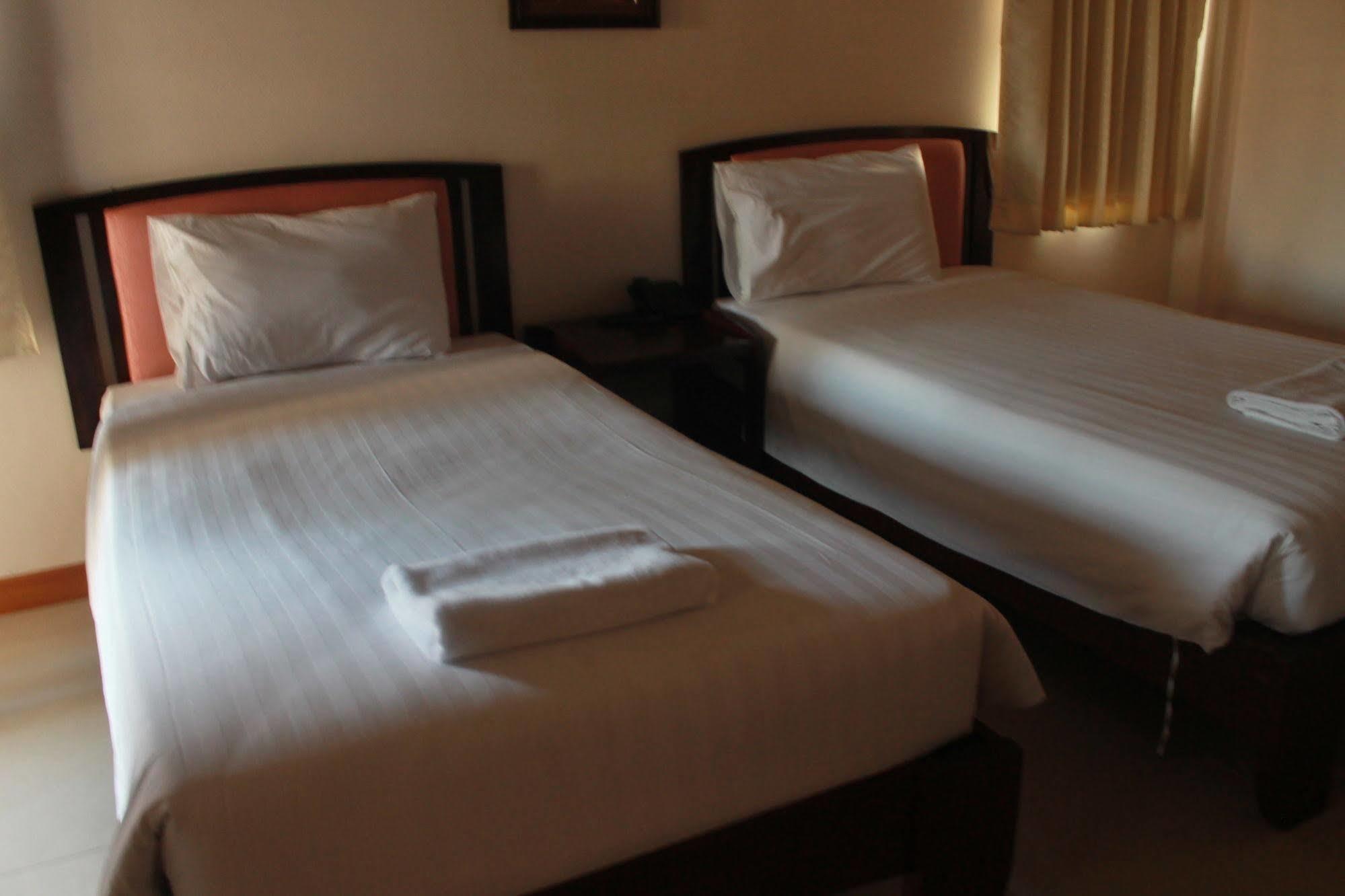Narawan Hotel, HHQ Exterior foto