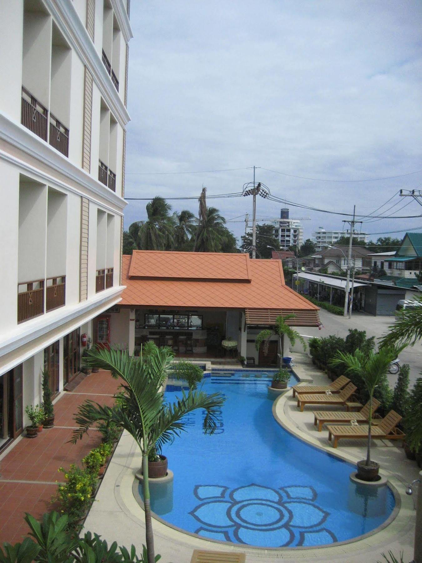 Narawan Hotel, HHQ Exterior foto